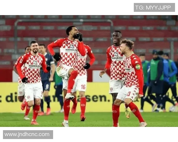 门兴客胜汉堡，德甲保级形势仍然严峻