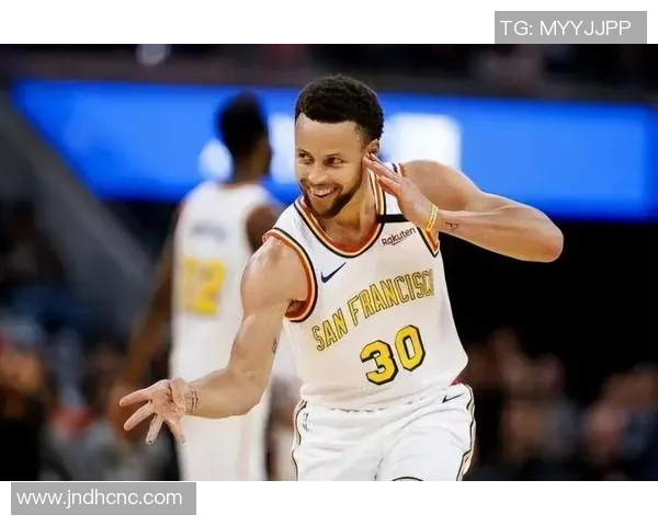 勇士球星库里发挥出色，助力球队再创辉煌