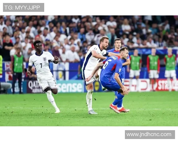 智利国家队与法国的友谊赛：欧洲杯的前奏与国际球员的挑战